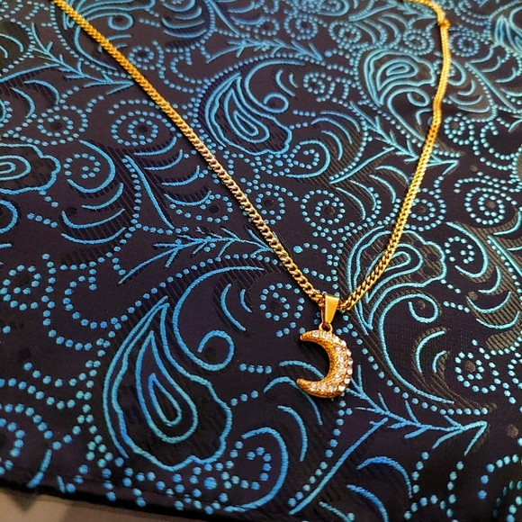 18K Gold Plated 🌙 Moon Pendant with 18K Gold Plated Miami Cuban Link - Picture 1 of 8